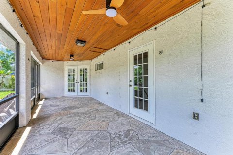 House in Sarasota, Florida 3 bedrooms, 168.43 sq.m. № 2409794 - photo 26