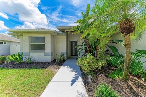 House in Sarasota, Florida 3 bedrooms, 168.43 sq.m. № 2409794 - photo 9