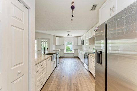 House in Sarasota, Florida 3 bedrooms, 168.43 sq.m. № 2409794 - photo 20