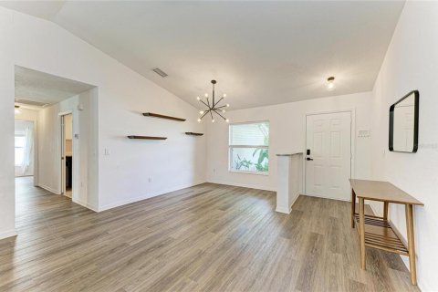 House in Sarasota, Florida 3 bedrooms, 168.43 sq.m. № 2409794 - photo 10