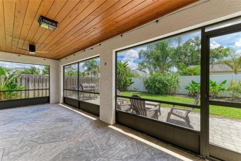 House in Sarasota, Florida 3 bedrooms, 168.43 sq.m. № 2409794 - photo 24