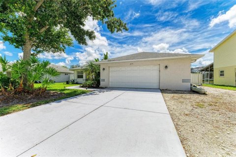 House in Sarasota, Florida 3 bedrooms, 168.43 sq.m. № 2409794 - photo 4