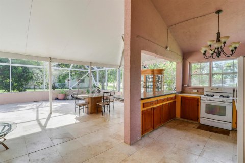 Villa ou maison à vendre à Port St. Lucie, Floride: 4 chambres, 219.71 m2 № 2266236 - photo 21