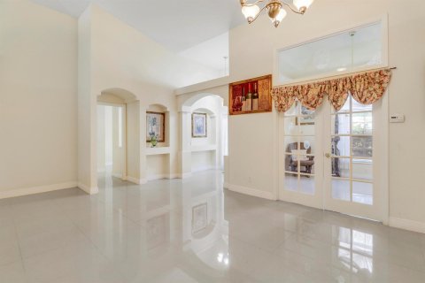 Villa ou maison à vendre à Port St. Lucie, Floride: 4 chambres, 219.71 m2 № 2266236 - photo 5