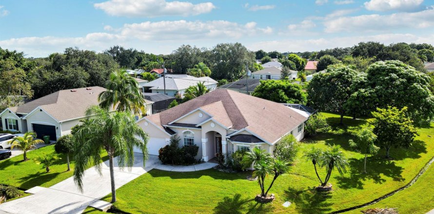 Villa ou maison à Port St. Lucie, Floride 4 chambres, 219.71 m2 № 2266236