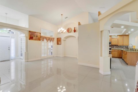 Villa ou maison à vendre à Port St. Lucie, Floride: 4 chambres, 219.71 m2 № 2266236 - photo 6