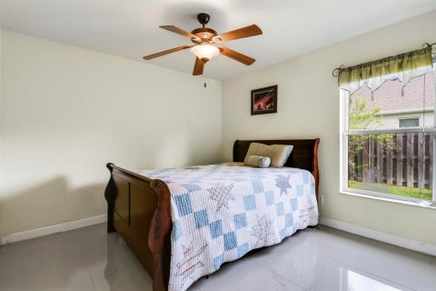Villa ou maison à vendre à Port St. Lucie, Floride: 4 chambres, 219.71 m2 № 2266236 - photo 14