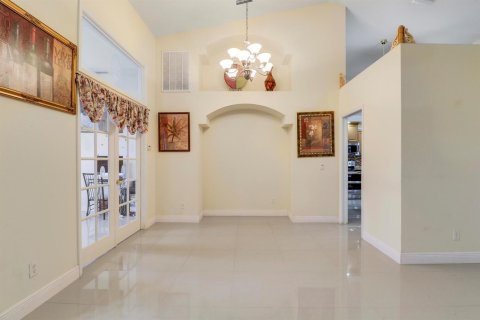 Villa ou maison à vendre à Port St. Lucie, Floride: 4 chambres, 219.71 m2 № 2266236 - photo 7
