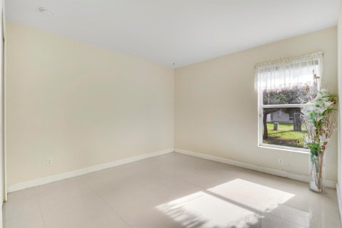 Villa ou maison à vendre à Port St. Lucie, Floride: 4 chambres, 219.71 m2 № 2266236 - photo 11
