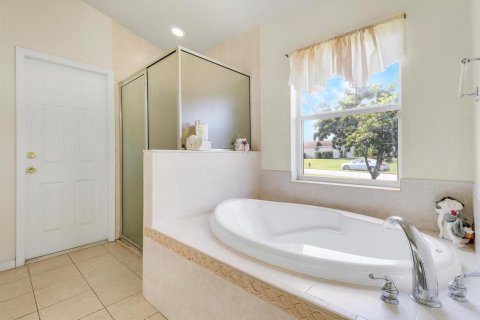 Villa ou maison à vendre à Port St. Lucie, Floride: 4 chambres, 219.71 m2 № 2266236 - photo 18