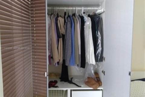 Condo in Coral Gables, Florida № 2088709 - photo 12