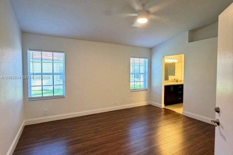 Touwnhouse à vendre à Coral Springs, Floride: 3 chambres, 175.21 m2 № 2272629 - photo 11