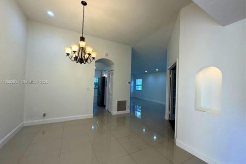 Touwnhouse à vendre à Coral Springs, Floride: 3 chambres, 175.21 m2 № 2272629 - photo 8
