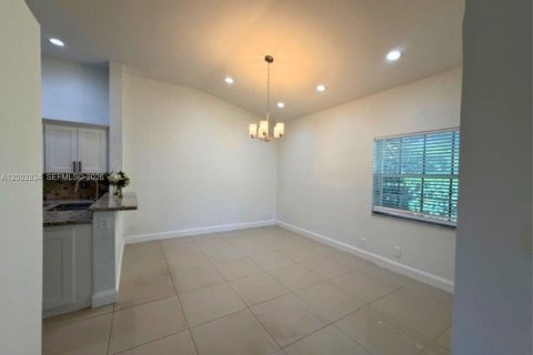 Touwnhouse à vendre à Coral Springs, Floride: 3 chambres, 175.21 m2 № 2272629 - photo 7