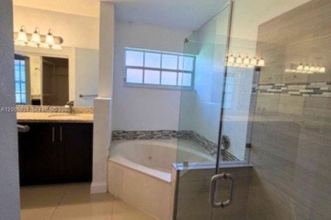 Touwnhouse à vendre à Coral Springs, Floride: 3 chambres, 175.21 m2 № 2272629 - photo 15