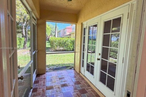 Touwnhouse à vendre à Coral Springs, Floride: 3 chambres, 175.21 m2 № 2272629 - photo 19