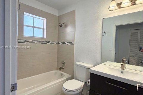 Touwnhouse à vendre à Coral Springs, Floride: 3 chambres, 175.21 m2 № 2272629 - photo 17