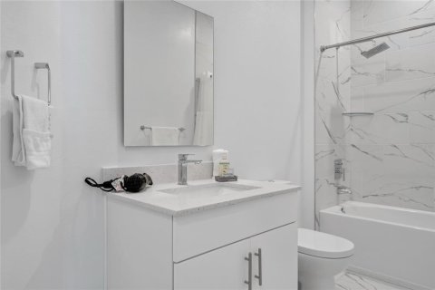 Townhouse in Davenport, Florida 5 bedrooms, 187.66 sq.m. № 2213622 - photo 25