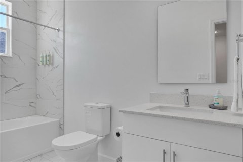 Townhouse in Davenport, Florida 5 bedrooms, 187.66 sq.m. № 2213622 - photo 16