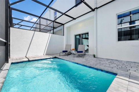 Townhouse in Davenport, Florida 5 bedrooms, 187.66 sq.m. № 2213622 - photo 30