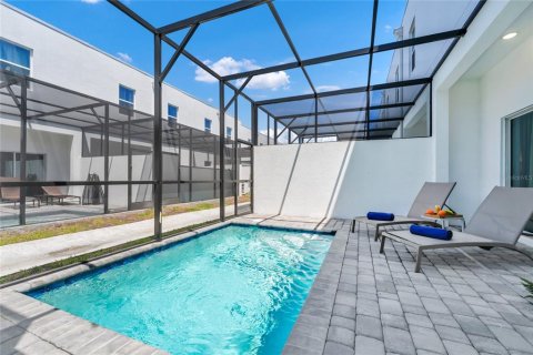 Townhouse in Davenport, Florida 5 bedrooms, 187.66 sq.m. № 2213622 - photo 29