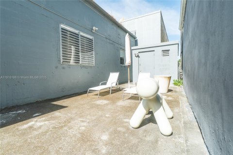 Купить коммерческую недвижимость в Майами, Флорида № 1971389 - фото 11