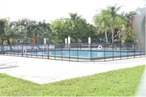 Touwnhouse à louer à North Lauderdale, Floride: 3 chambres, 135.64 m2 № 2046314 - photo 13