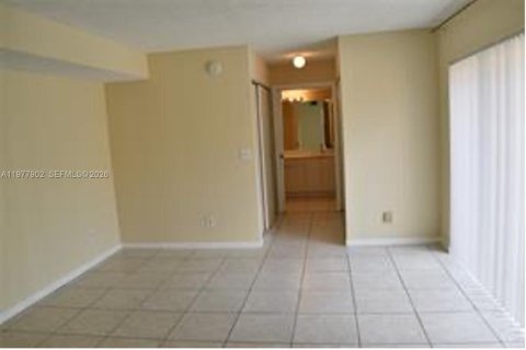 Touwnhouse à louer à North Lauderdale, Floride: 3 chambres, 135.64 m2 № 2046314 - photo 8