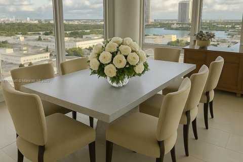 Condo in Miami Beach, Florida, 4 bedrooms  № 1863288 - photo 2