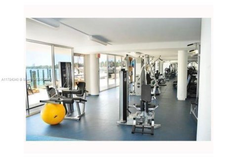 Condo in Miami Beach, Florida, 4 bedrooms  № 1863288 - photo 16