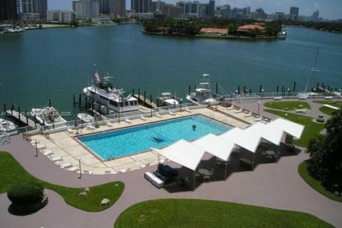 Condo in Miami Beach, Florida, 4 bedrooms  № 1863288 - photo 9