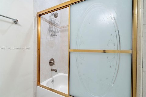 Casa en venta en Parkland, Florida, 4 dormitorios, 221.94 m2 № 1970118 - foto 29