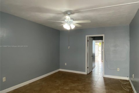 Condo in Miami Beach, Florida, 1 bedroom  № 2089265 - photo 19