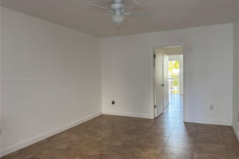 Condo in Miami Beach, Florida, 1 bedroom  № 2089265 - photo 7