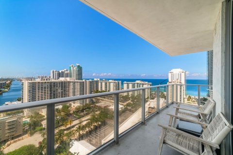 Condominio en alquiler en Hollywood, Florida, 2 dormitorios, 99.87 m2 № 2088524 - foto 21