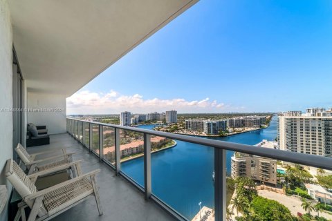 Condominio en alquiler en Hollywood, Florida, 2 dormitorios, 99.87 m2 № 2088524 - foto 25