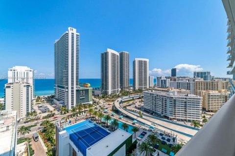 Condominio en alquiler en Hollywood, Florida, 2 dormitorios, 99.87 m2 № 2088524 - foto 24