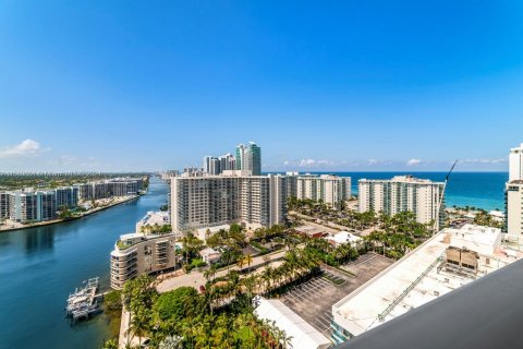 Condominio en alquiler en Hollywood, Florida, 2 dormitorios, 99.87 m2 № 2088524 - foto 20