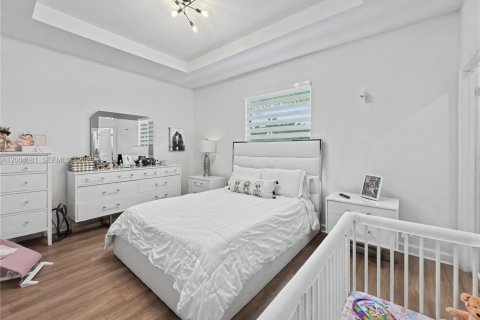 Купить таунхаус в Майами, Флорида 3 спальни, 123.56м2, № 2069099 - фото 24