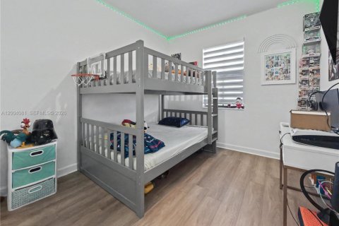 Купить таунхаус в Майами, Флорида 3 спальни, 123.56м2, № 2069099 - фото 15