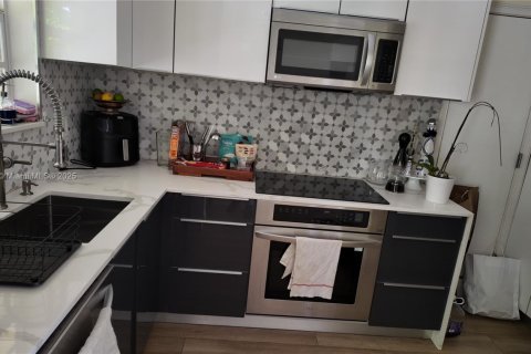 Condominio en venta en Miami Beach, Florida, 1 dormitorio, 54.07 m2 № 1834516 - foto 4