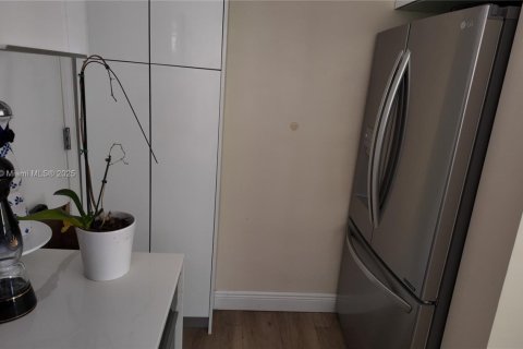 Condominio en venta en Miami Beach, Florida, 1 dormitorio, 54.07 m2 № 1834516 - foto 5