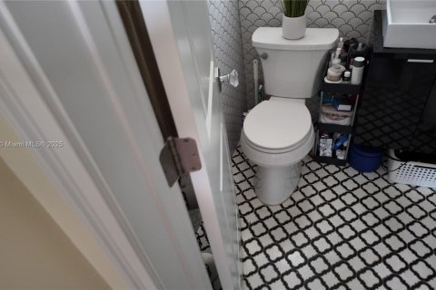 Condominio en venta en Miami Beach, Florida, 1 dormitorio, 54.07 m2 № 1834516 - foto 13