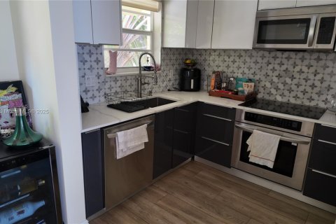 Condominio en venta en Miami Beach, Florida, 1 dormitorio, 54.07 m2 № 1834516 - foto 30