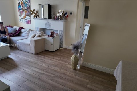 Condominio en venta en Miami Beach, Florida, 1 dormitorio, 54.07 m2 № 1834516 - foto 22