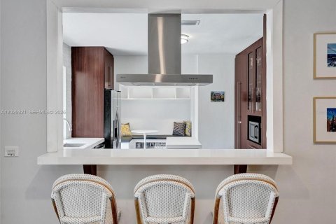 Villa ou maison à louer à North Miami, Floride: 4 chambres, 196.49 m2 № 2199262 - photo 28
