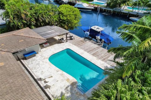 Villa ou maison à louer à North Miami, Floride: 4 chambres, 196.49 m2 № 2199262 - photo 7