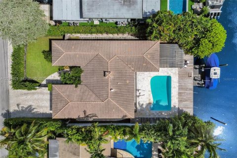 Villa ou maison à louer à North Miami, Floride: 4 chambres, 196.49 m2 № 2199262 - photo 8