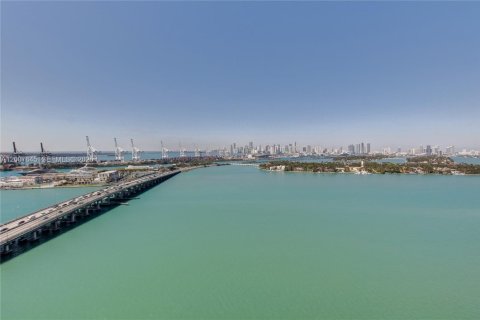 Copropriété à vendre à Miami Beach, Floride: 1 chambre, 72.37 m2 № 2270779 - photo 2