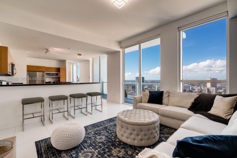 Condominio en venta en Miami, Florida, 3 dormitorios, 279.08 m2 № 2020639 - foto 4